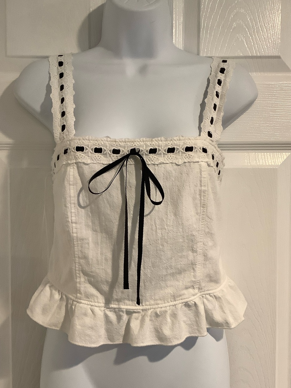 KIRIOUS 100% Cotton Ribbon Eyelet Trim Smocked Cropped Ruffled Cropped Top M